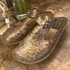 ALEGRIA ladies bronze floral clogs very good condition, euro 39 US 9